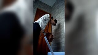 Girls peeing tumbler