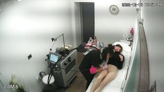 Girls shaving pussy