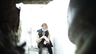  Toilet Voyeur