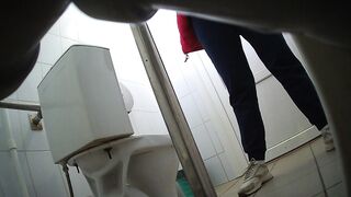 Hd girls peeing