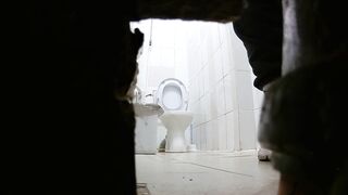 Rapidgator toilet voyeur