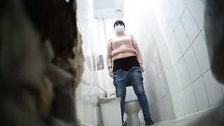 Women toilet voyeur