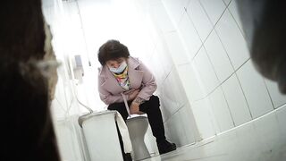 Spy toilet masturbation