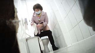 Spy toilet masturbation