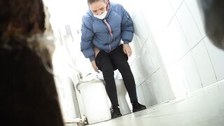 Girls peeing hole