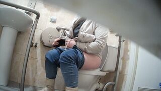 Pictures of girls peeing