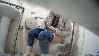 Pictures of girls peeing
