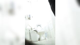 Girls toilet voyeur