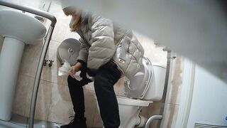 WC spy voyeur