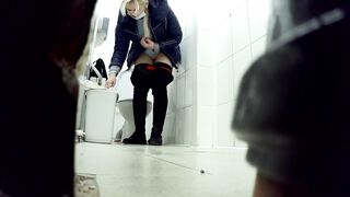 Peeing girls outdoor