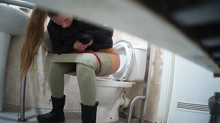 Girls peeing hidden camera