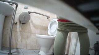 Girls peeing hidden camera