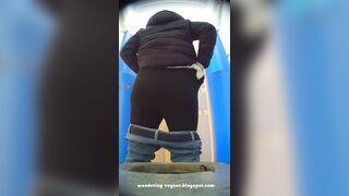 Girls peeing bikini