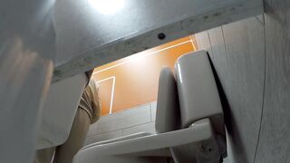  Toilet Voyeur