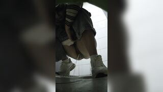 Imgurrgirls peeing