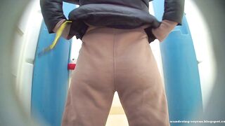 Twink pissing porn