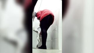 Voyeur toilet spy