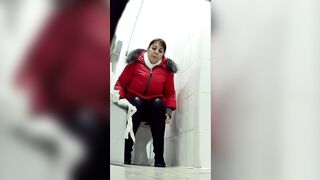Voyeur toilet spy