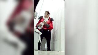 Voyeur toilet spy