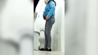 Ebony toilet voyeur