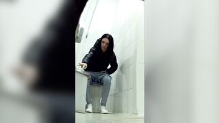 Peeing girls pictures