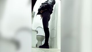 Old granny pissing porn