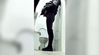 Old granny pissing porn