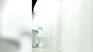 One piece girls peeing
