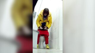Schoolgirl pissing porn
