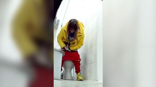 Schoolgirl pissing porn