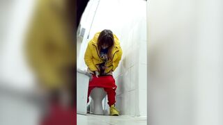 Schoolgirl pissing porn