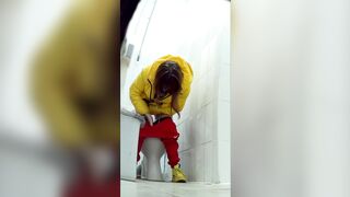 Schoolgirl pissing porn