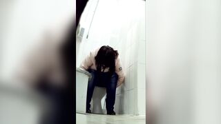  Toilet Voyeur