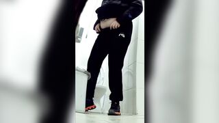 Girls peeing hidden