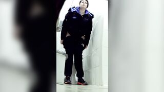 Girls peeing hidden
