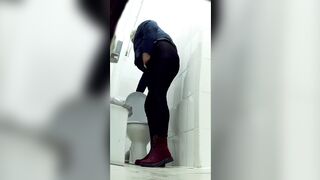 Peeing naked girls