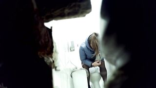 Girls peeing close up