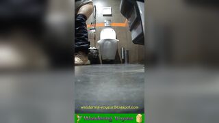 WC pee voyeur