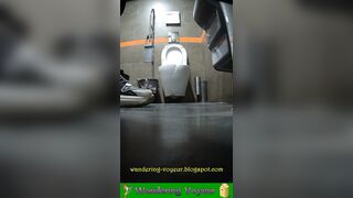 Ebony pissing porn