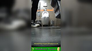 Ebony pissing porn