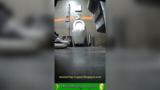 Ebony pissing porn