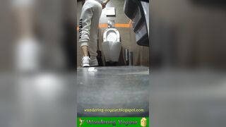 Fortnite girls peeing
