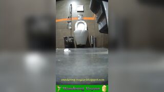 Fortnite girls peeing