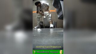 Fortnite girls peeing