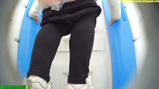 Pics girls peeing