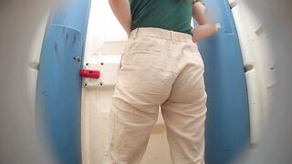 Celebrity girls peeing