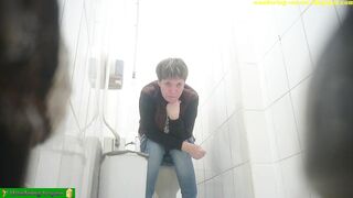  Toilet Voyeur