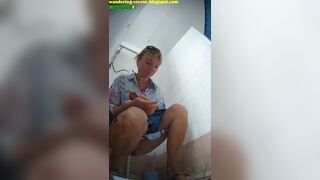  Toilet Voyeur