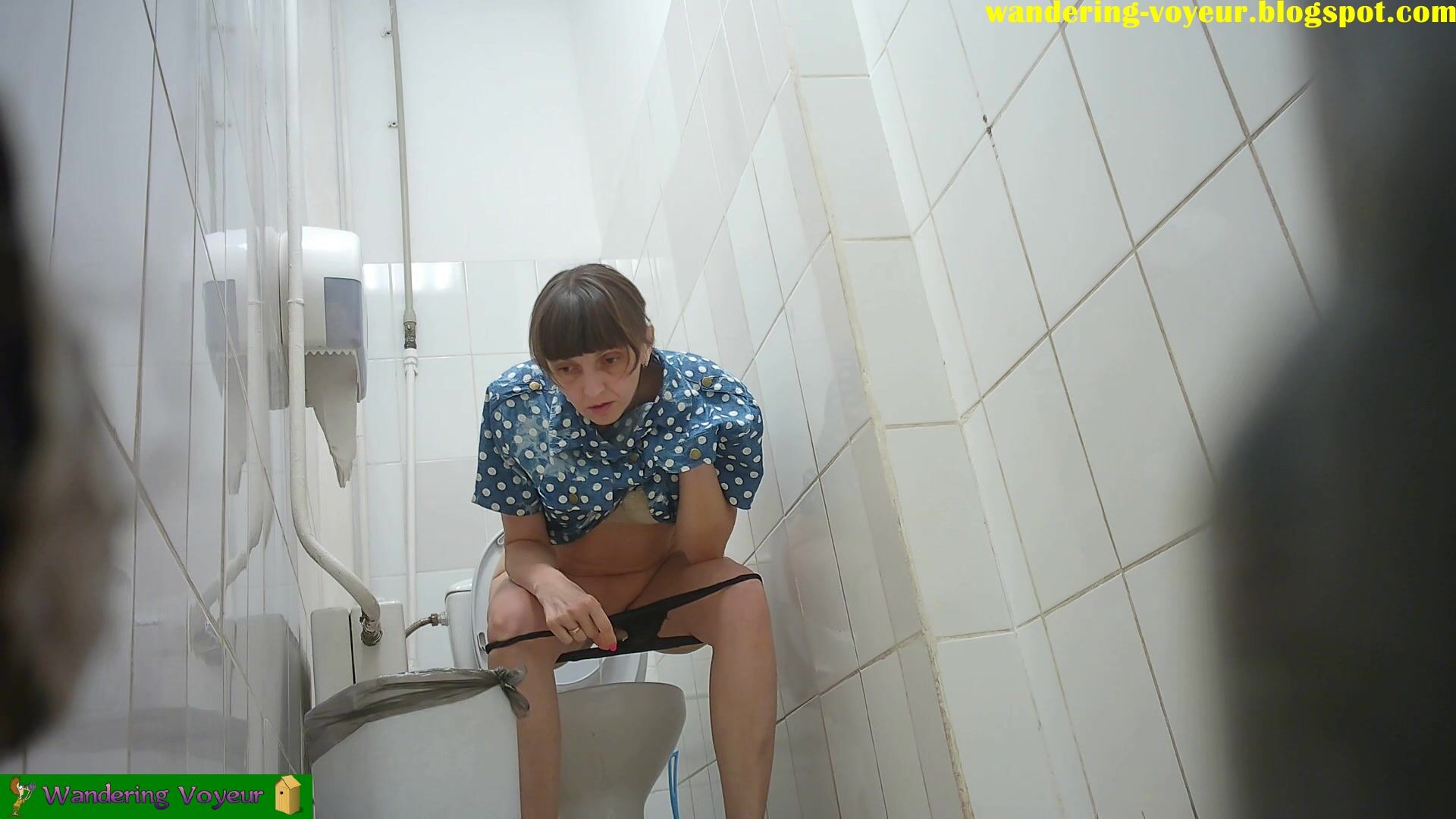 Chinese boy toilet