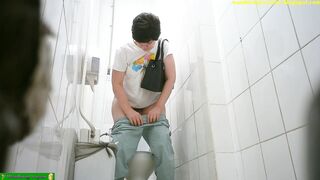 Pissing after lots of energy drink porn